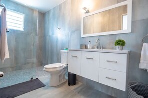 Hair dryer - Casa Paloma「UNIT 3 「Vejigante」Walk to beach (San Juan)