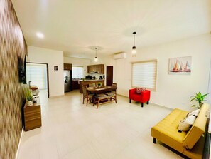 TV - CASA LUNA (FOR 6 PEOPLE WITH POOL) (La Paz)