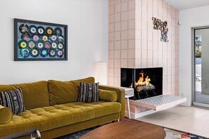 Smart-TV, Musikbibliothek, Stereoanlage