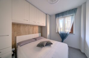 1 bedroom, iron/ironing board, WiFi, bed sheets - SGHouse apartment with free parking (Rivoli)