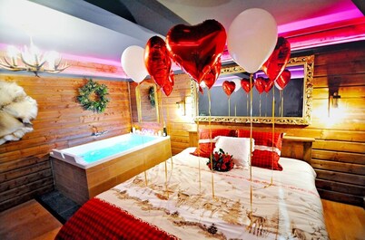 Le Chalet enchanteur/PRIVATE XXL spa/CINEMA screen/Optical fiber/2 min center