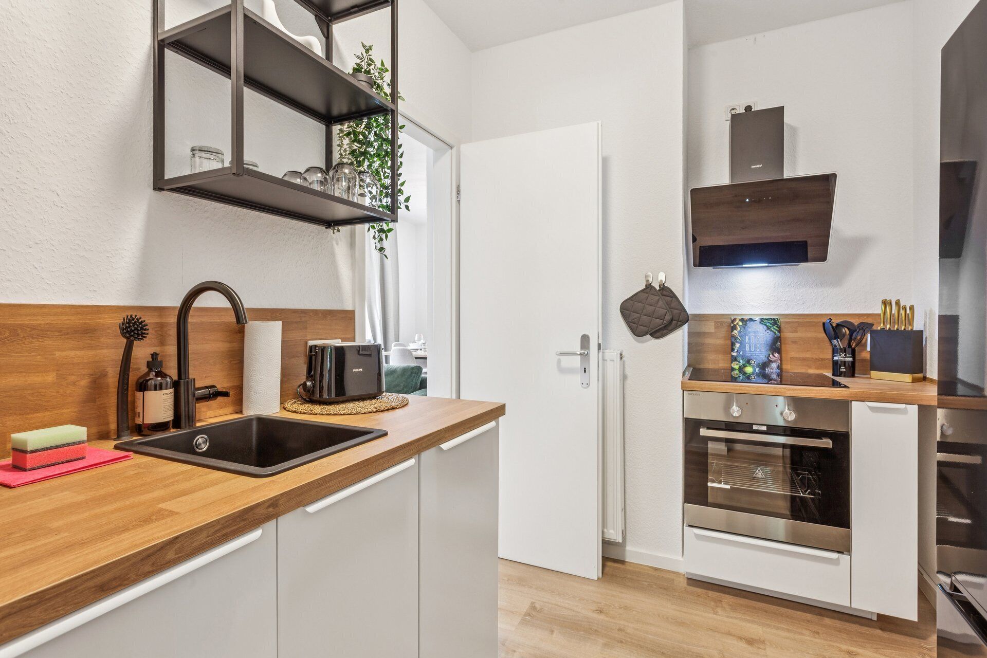 Kühlschrank, Ofen, Herdplatte, Geschirrspüler