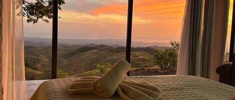 1 bedroom, in-room safe, WiFi, bed sheets