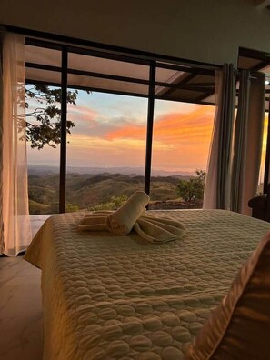 1 bedroom, in-room safe, WiFi, bed sheets
