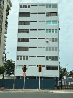 Exterior - BEAUTIFUL BEACH FRONT APARTMENT ISLA VERDE (Carolina)