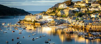 Modern Retreat in Salcombe Sleeps 6, 2.5 Bathrooms, 2 Car Spaces, Pet Friendly