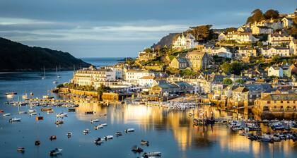 Modern Retreat in Salcombe Sleeps 6, 2.5 Bathrooms, 2 Car Spaces, Pet Friendly