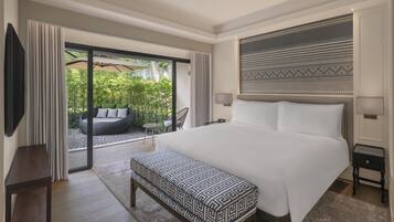 Deluxe Suite, 1 King Bed (Garden Terrace) | Pillowtop beds, minibar, in-room safe, desk