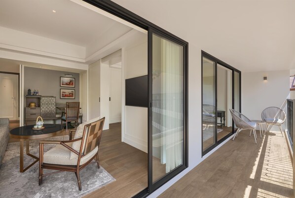 Deluxe Suite, 1 King Bed | View from room