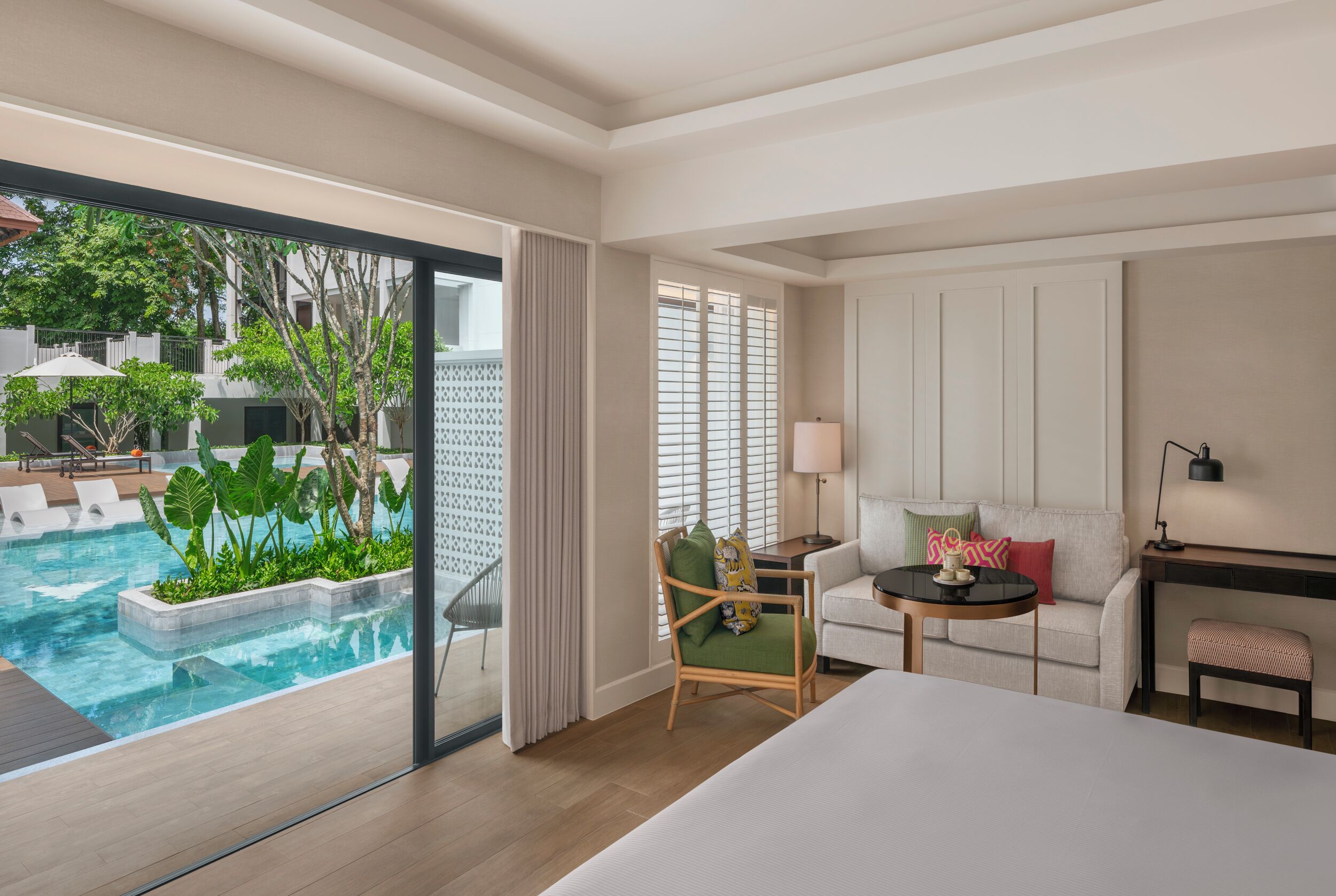 Deluxe Room, 1 King Bed, Pool Access | Pillow-top beds, minibar, in-room safe, desk