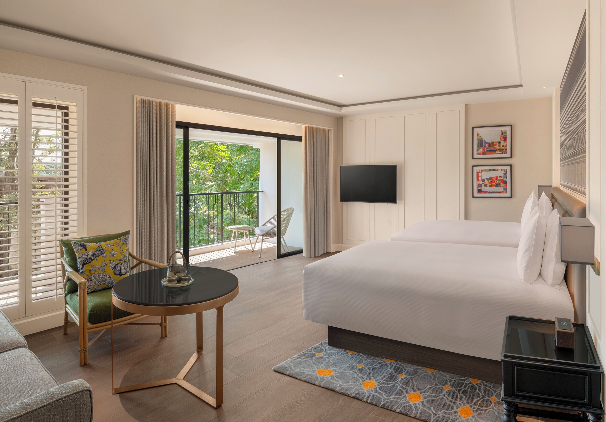 Deluxe Twin Room | Pillowtop beds, minibar, in-room safe, desk