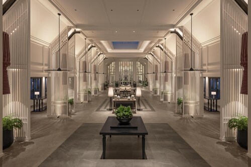 Kahavadi Chiang Rai, Curio Collection By Hilton