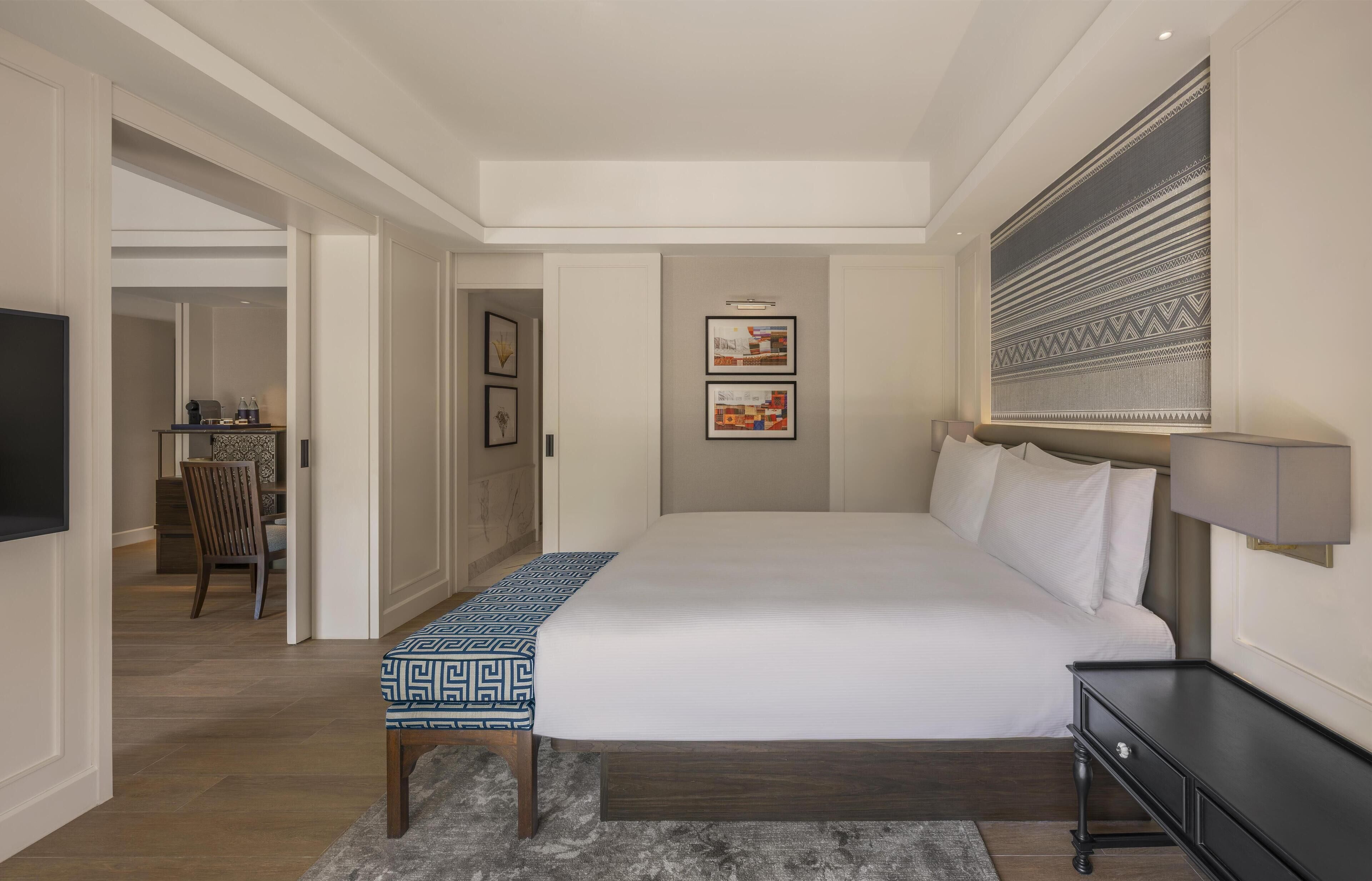 Deluxe Suite, 1 King Bed