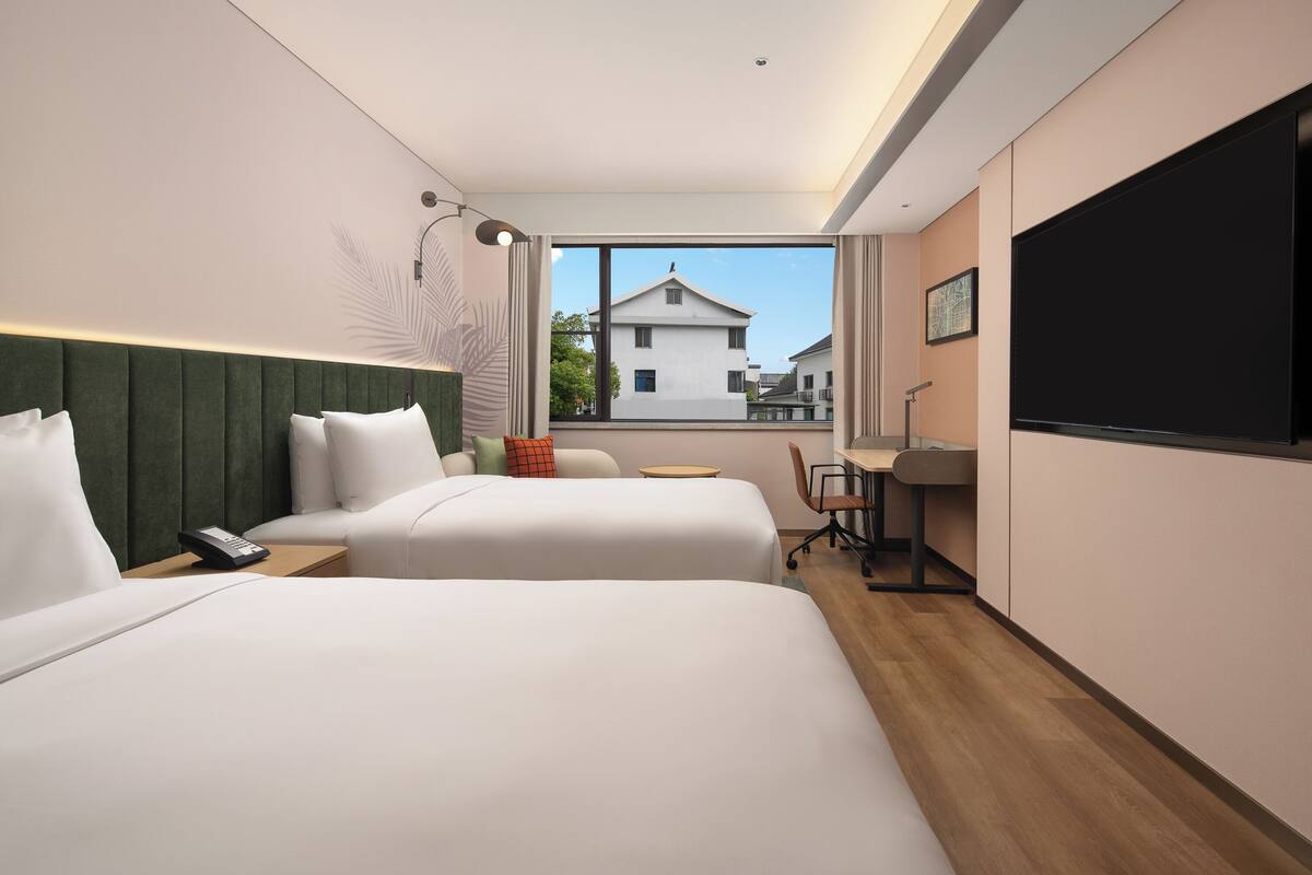 Down duvets, free minibar items, iron/ironing board, free WiFi