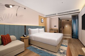 Premium bedding, down comforters, free minibar items, in-room safe - Hilton Garden Inn Shaoxing Lu Xun Native Place (Shaoxing)