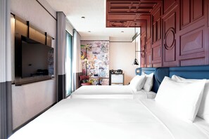 尊荣客房, 2 张双人床 | 防过敏的被褥、迷你吧、客房内保险箱、笔记本电脑工作区