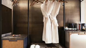 Hypo-allergenic bedding, minibar, in-room safe, laptop workspace