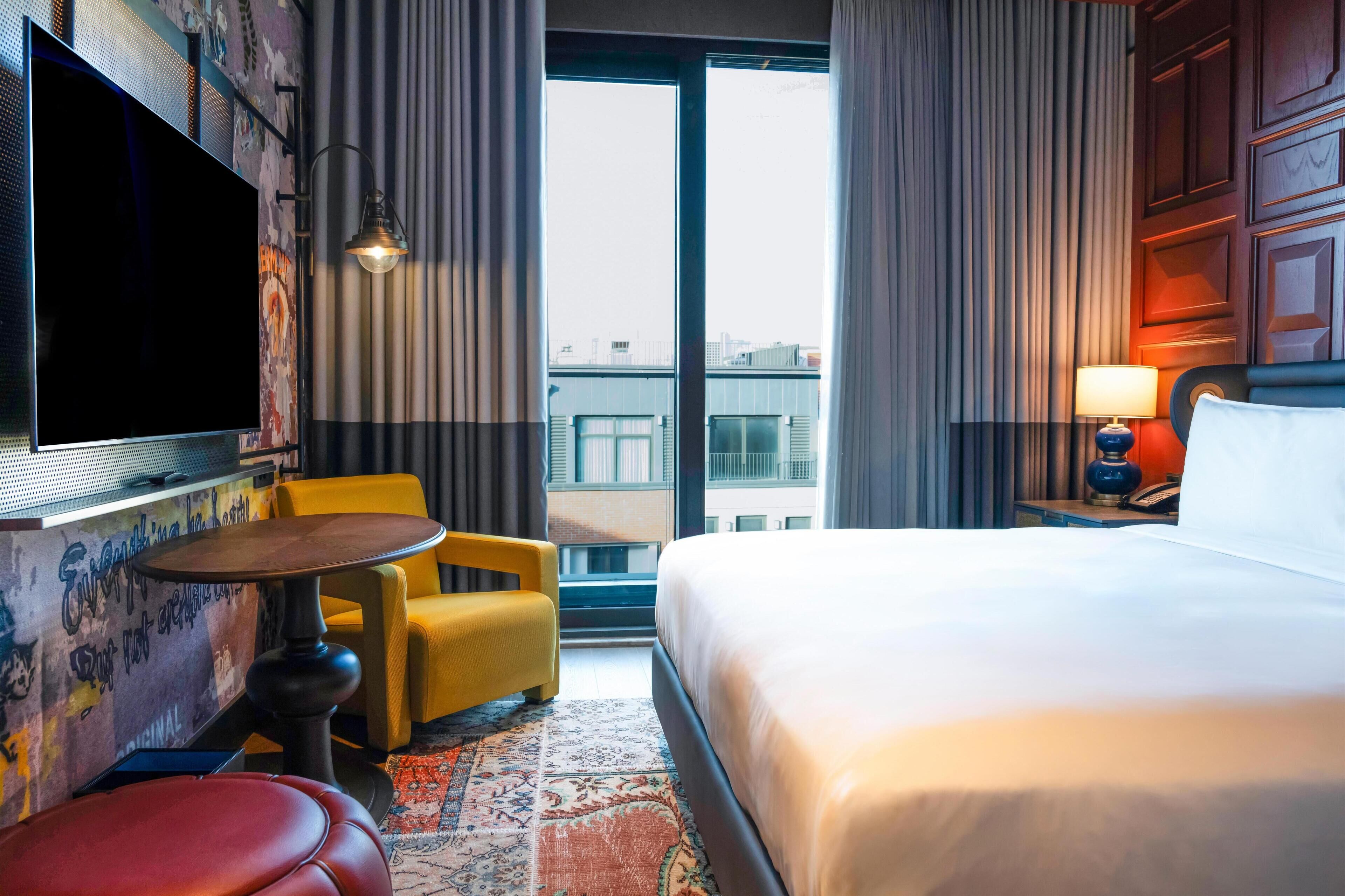 Room, 1 King Bed, Balcony