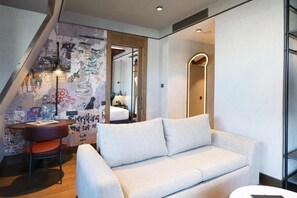 Suite, 1 Bedroom, Terrace | Living area