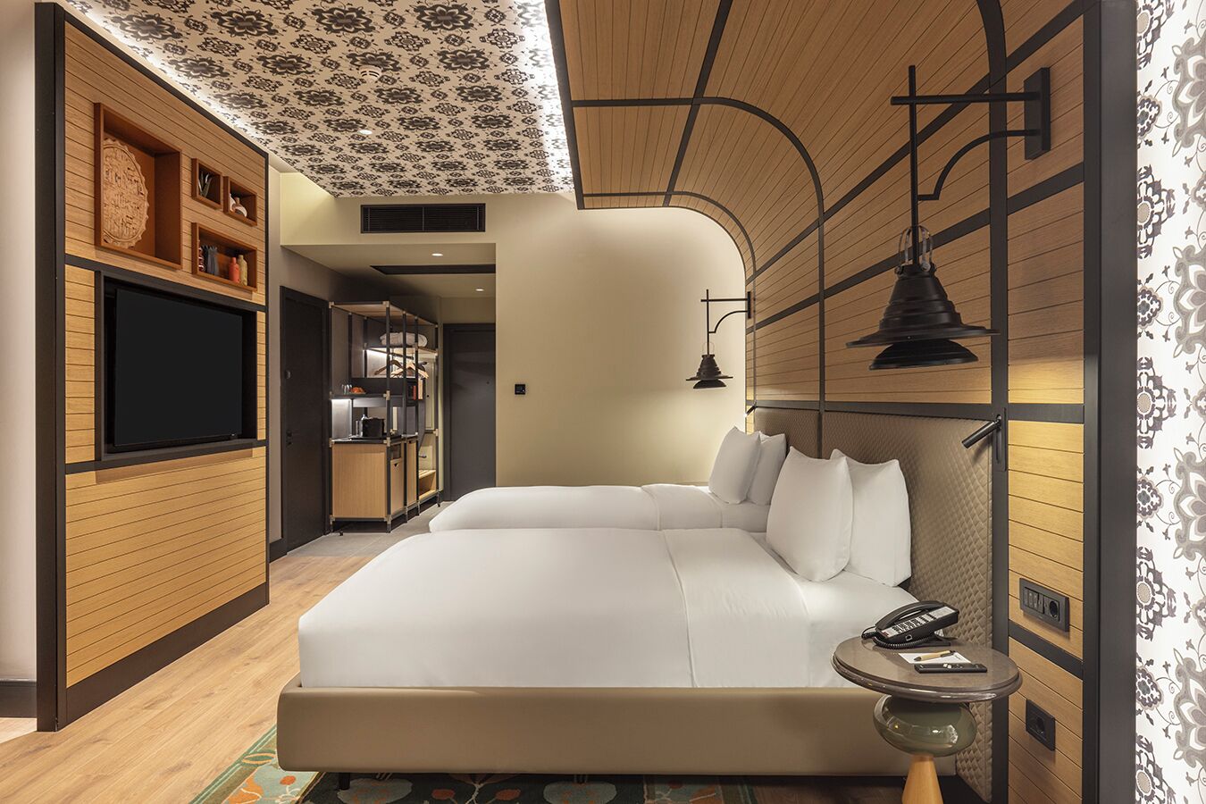 미니바, 객실 내 금고, 책상, 방음 설비