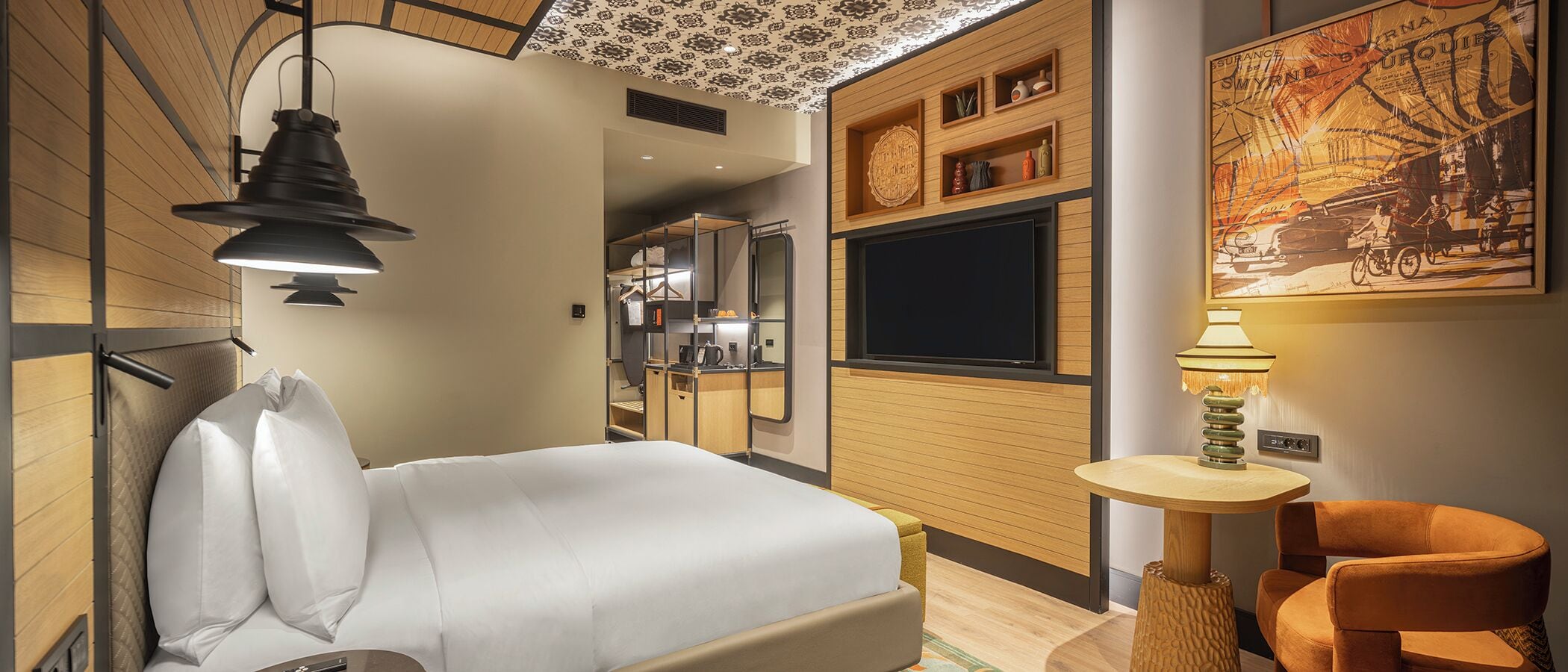 미니바, 객실 내 금고, 책상, 방음 설비