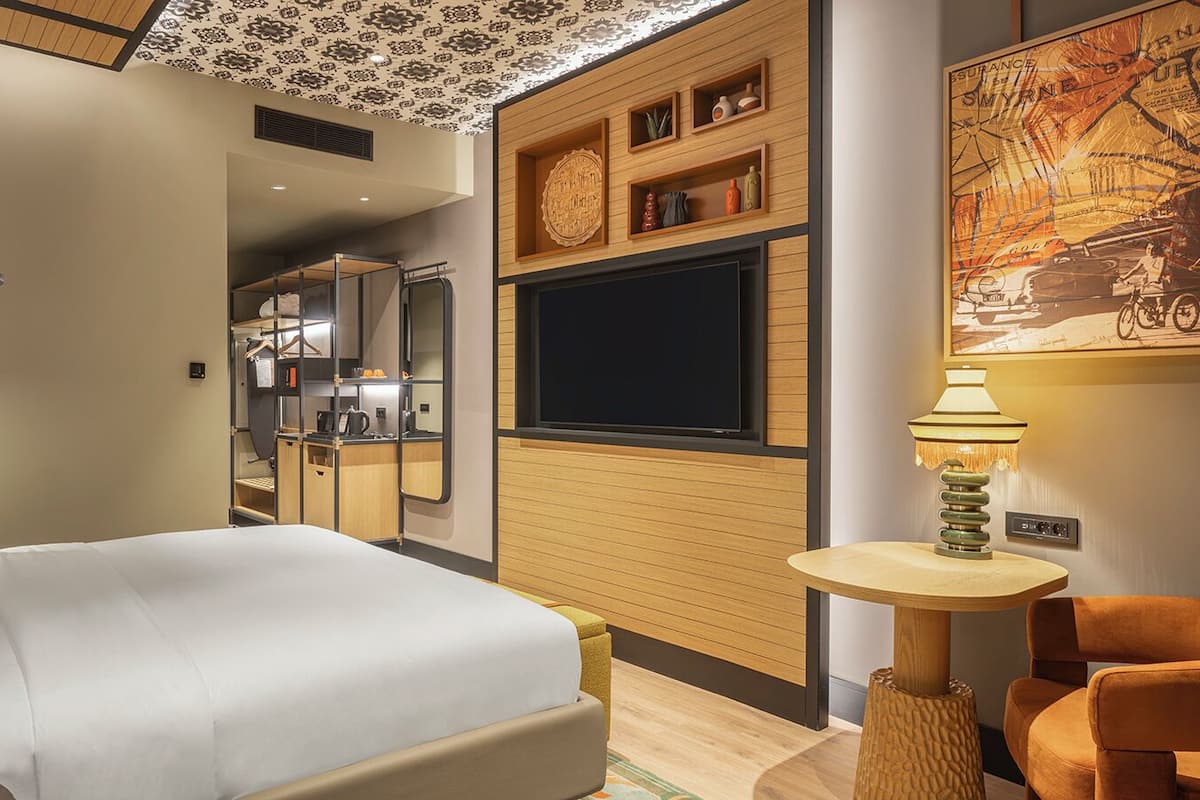 Minibar, in-room safe, desk, soundproofing