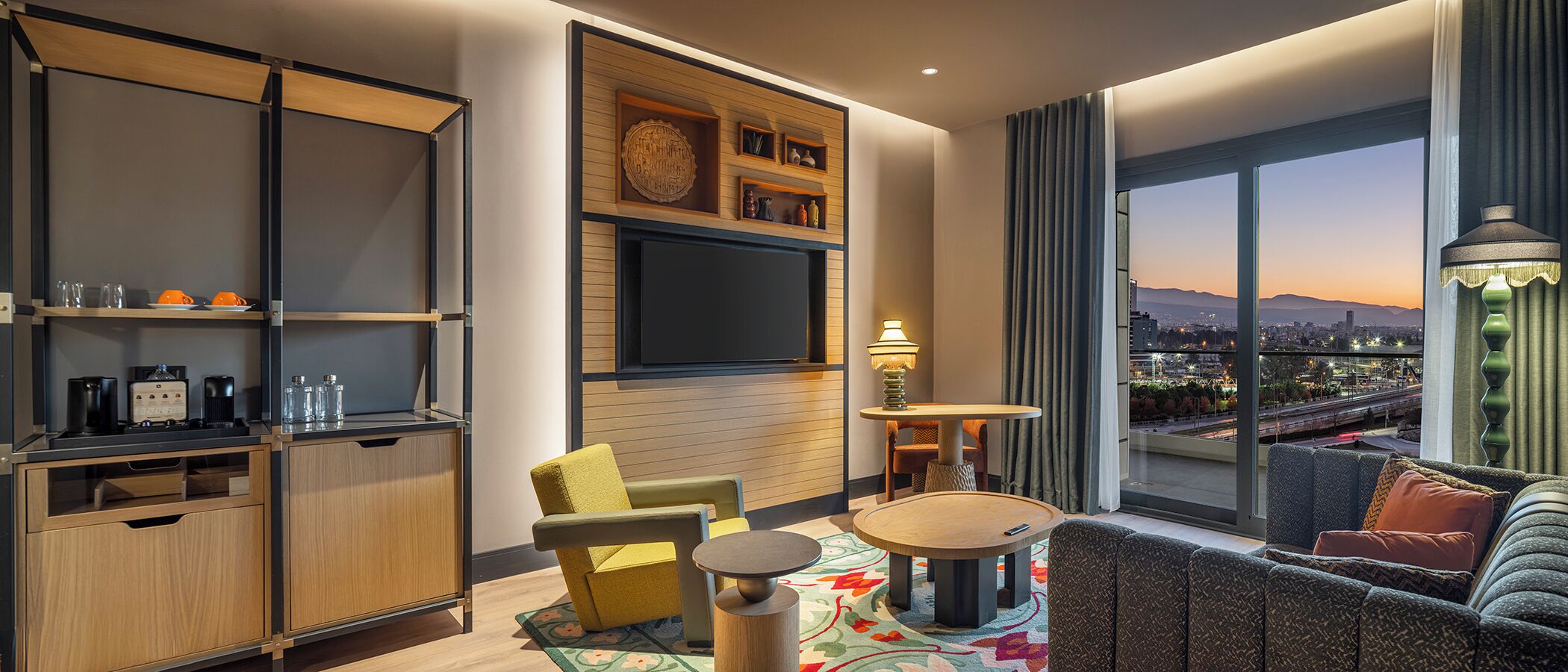 Suite, 1 Bedroom | Living area