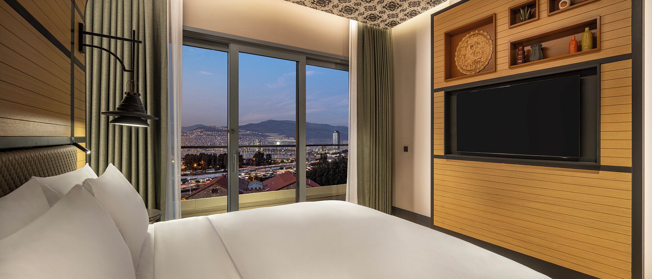 Suite, 1 très grand lit, terrasse, en angle (Izmir)