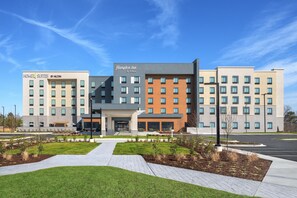 Exterior - Hampton Inn by Hilton Richmond Chester (Chester)