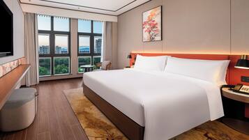 Deluxe Suite, 1 King Bed, River View