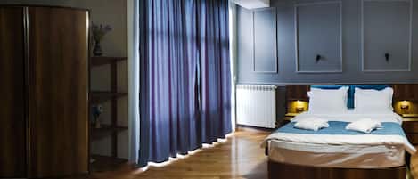 Deluxe Double Room, Balcony, City View | Blackout drapes, iron/ironing board, free WiFi, bed sheets