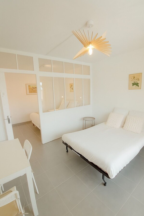 1 bedroom, WiFi, bed sheets