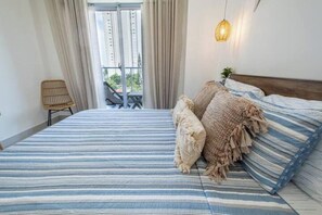 1 bedroom, internet, bed sheets