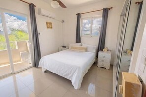 2 bedrooms, internet, bed sheets - Modern 4th Floor unit in Juan Dolio near the beach (Playa Juan Dolio)