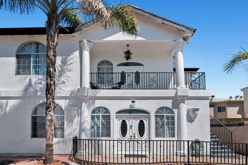 Spacious 4-bed 2.5bath modern apartment in Los Angeles by Universal studio/HW