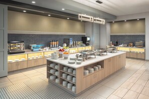 Breakfast buffet - Home2 Suites By Hilton Spring Hill (Spring Hill)
