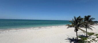 "Dreamy Beachfront Getaway - Your Coastal Sanctuary Awaits!"