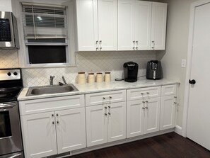 Mikrobølgeovn, ovn og kokeplater