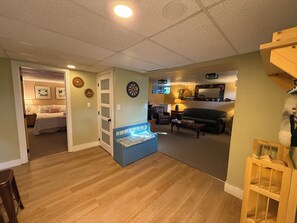 3 bedrooms, in-room safe, desk, iron/ironing board