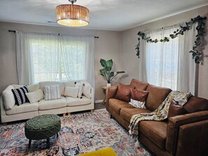 テレビ、書斎 / ワークスペース