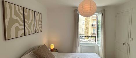 1 chambre, fer et planche à repasser, accès Internet, draps fournis