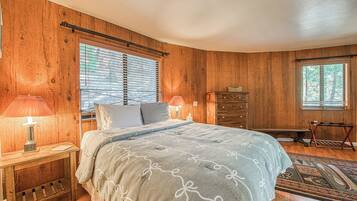 1 室のベッドルーム、デスク、アイロン / アイロン台、WiFi (無料)