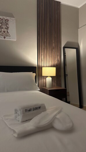 1 chambre, fer et planche Ă repasser, Wi-Fi, draps fournis