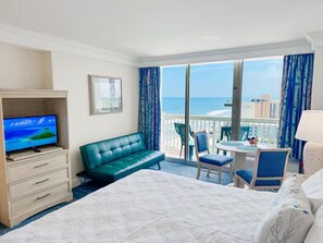 1 bedroom, iron/ironing board, WiFi, bed sheets - A Contemporary Studio with Beautiful Southern View (Daytona Beach)