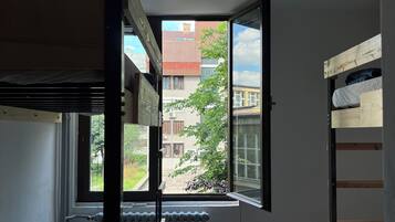 Quadruple Room, Courtyard View | Soundproofing, iron/ironing board, free WiFi