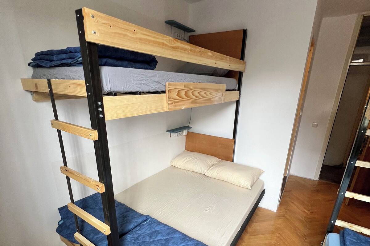 Quadruple Room, Courtyard View | Soundproofing, iron/ironing board (on request), WiFi (free)