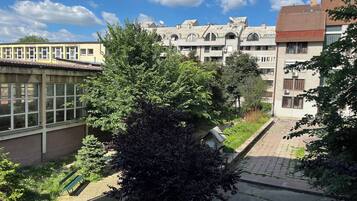 Udsigt til gårdsplads