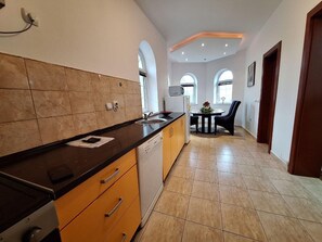 Luxury Cabin, Garden View | Ruang tamu | Mainan