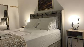 Presidential Room, Courtyard View | In-room safe, desk, blackout curtains, soundproofing