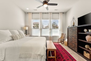 5 bedrooms, desk, iron/ironing board, free WiFi